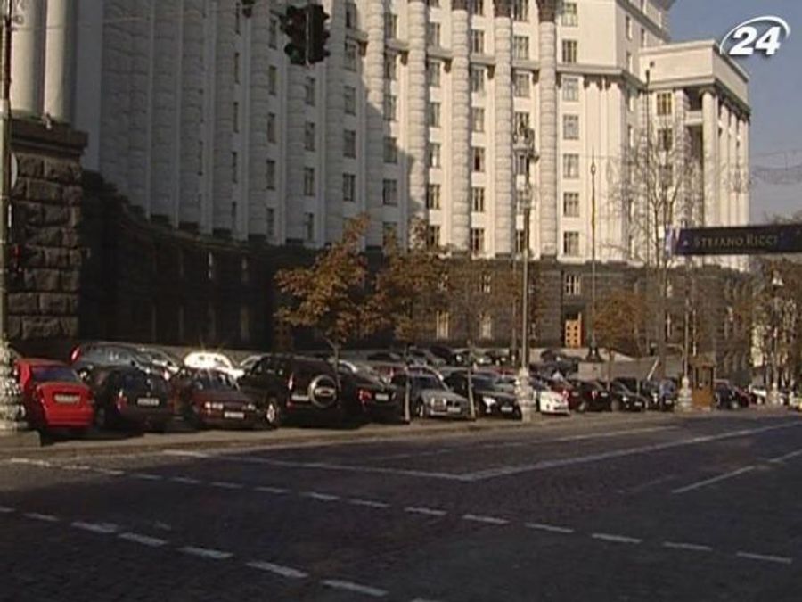 Кабмін планує попрацювати над бюджетом 4-го грудня