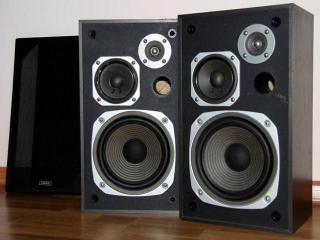 На Луганщине мужчина хотел убить соседей, которые мешали его маме спать На Луганщине мужчина хотел убить соседей, которые мешали его маме спать