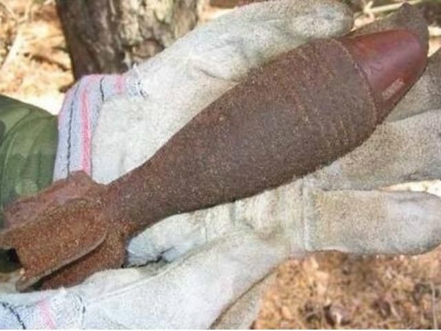 У Сімферополі учениця принесла на урок бомбу У Сімферополі учениця принесла на урок бомбу