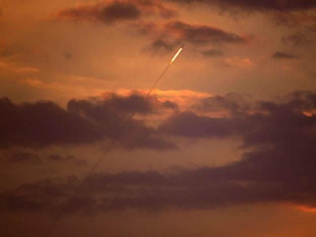 Израиль возобновил свои авиаудары по сектору Газа Израиль возобновил свои авиаудары по сектору Газа