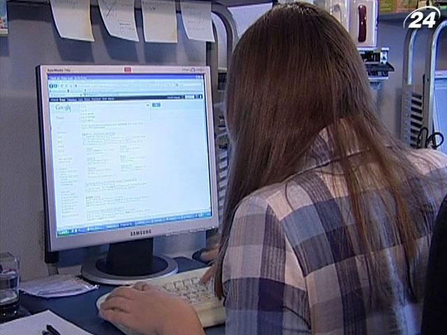 Українців цікавить курс долара настільки ж, як і криза 2008 року, - дослідження Українців цікавить курс долара настільки ж, як і криза 2008 року, - дослідження