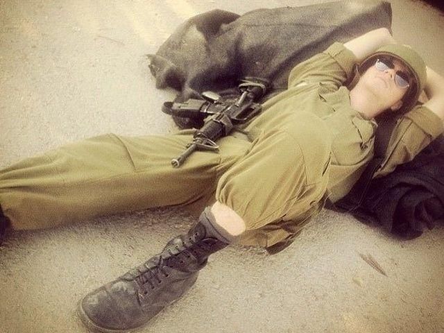 Израильские солдаты выкладывают собственные фото из мест боевых действий Instagram (Фото)