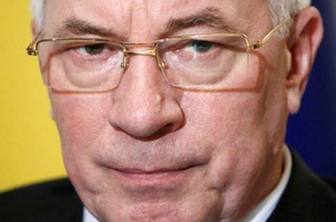 Азаров сделал замечание мэрам: Просить деньги надо по-человечески