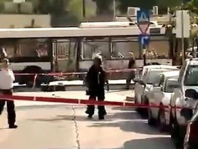 У центрі Тель-Авіва підірвали автобус: 10 людей поранені