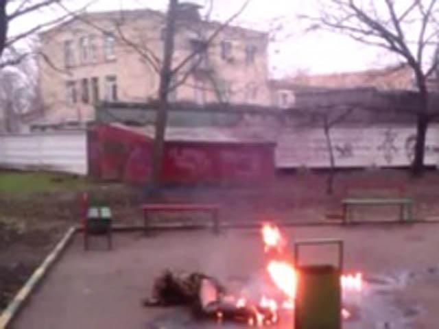 В Москве женщина совершила акт самосожжения под школой, где учатся ее дети
