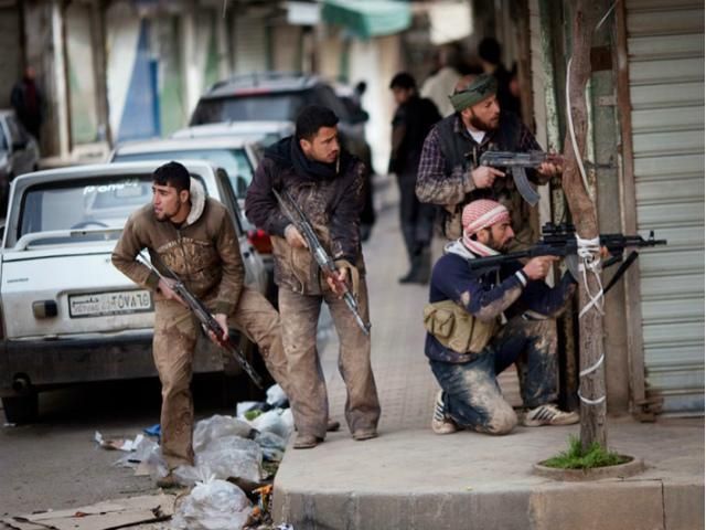 У Сирії повстанці захопили нафтогазоносний регіон У Сирії повстанці захопили нафтогазоносний регіон