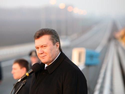 Янукович будет ездить на охоту "улучшенной" уже на 122 миллиона дорогой