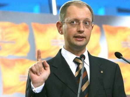 Яценюк посоветовал молодым украинцам никогда не полагаться на политиков