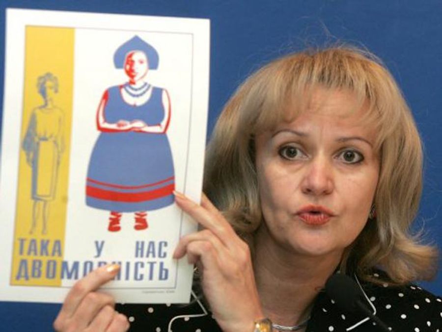 Фарион объяснила зачем было вторично признавать "языковой закон" недействительным Фарион объяснила зачем было вторично признавать "языковой закон" недействительным