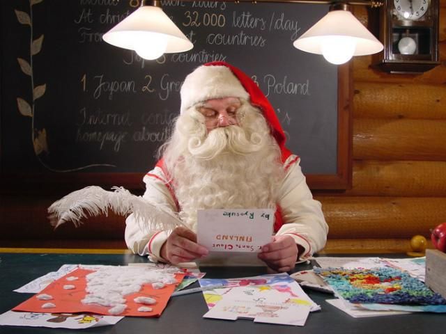 У Канаді заарештувала чоловіка за вигуки, що Санта Клауса немає У Канаді заарештувала чоловіка за вигуки, що Санта Клауса немає