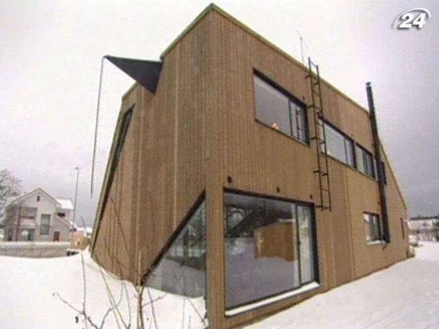 Естонський архітектор спорудив будинок-скульптуру навколо дуба Естонський архітектор спорудив будинок-скульптуру навколо дуба