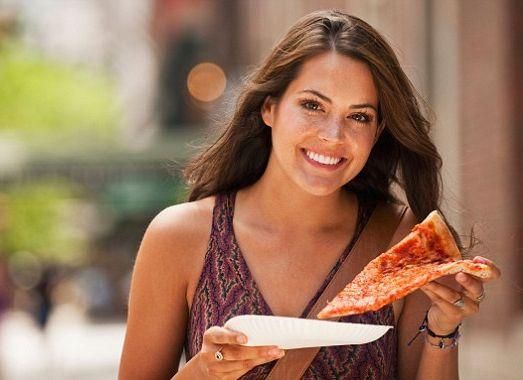 Їсти руками в ресторані можна, якщо не облизувати пальці, - фахівці з етикету Їсти руками в ресторані можна, якщо не облизувати пальці, - фахівці з етикету