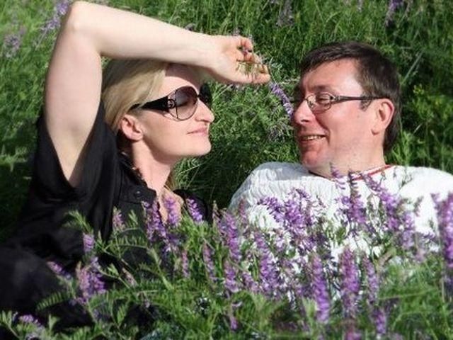 Жена Луценко говорит, что ее раздевали до белья Жена Луценко говорит, что ее раздевали до белья