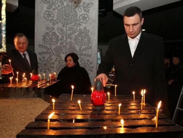 Розповіді бабусі про Голодомор Кличко вважав жахливими казками Розповіді бабусі про Голодомор Кличко вважав жахливими казками