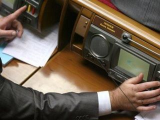 Соболев о "пианино" в Раде: Сделайте парламент из одного Чечетова на 300 мест