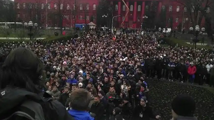 У центрі Києва – 3-тисячний мітинг за Павличенків У центрі Києва – 3-тисячний мітинг за Павличенків