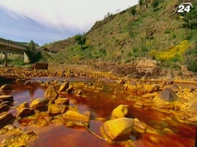 В красной реке Рио Тинто - экстремальные условия для жизни В красной реке Рио Тинто - экстремальные условия для жизни