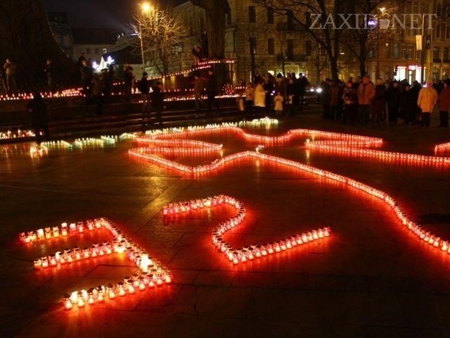 Вчора у Львові вшанували жертв голодомору (Фото)