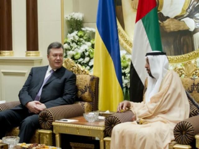 Януковичу вручили высшую государственную награду ОАЭ