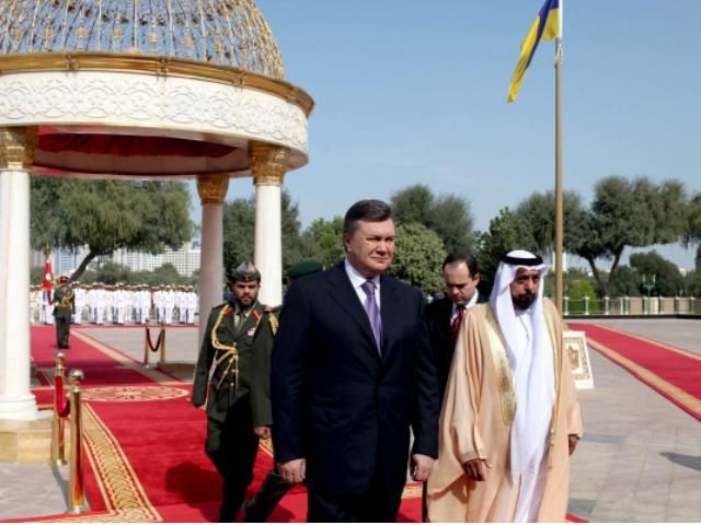 Янукович: Україна вивчить питання видобутку нафти в ОАЕ 