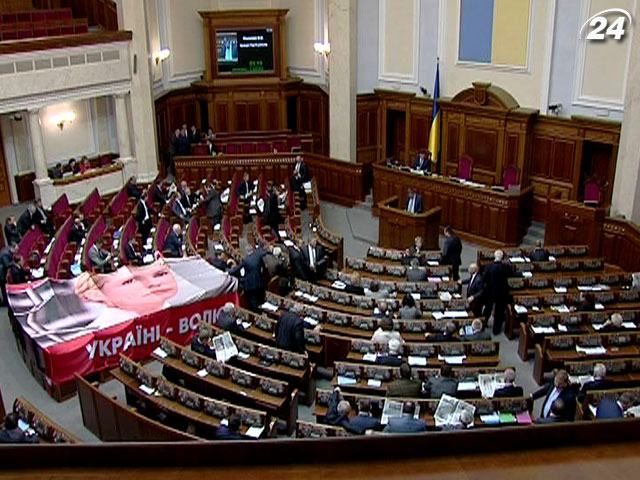 Янукович подписал закон о "всеукраинском референдуме"