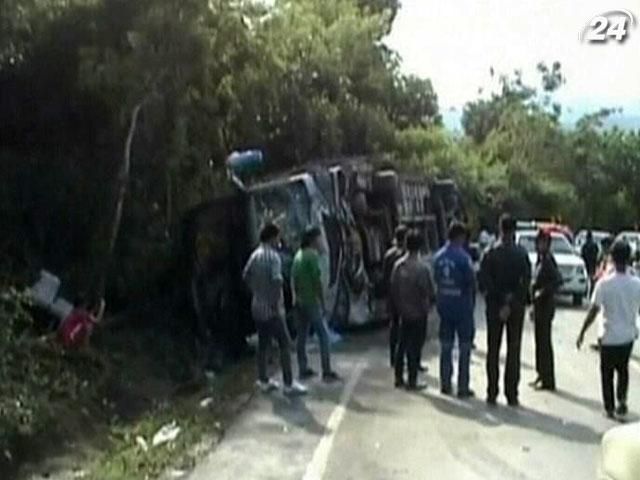 МЗС: 10 потерпілих в аварії у Таїланді залишаються у лікарнях МЗС: 10 потерпілих в аварії у Таїланді залишаються у лікарнях