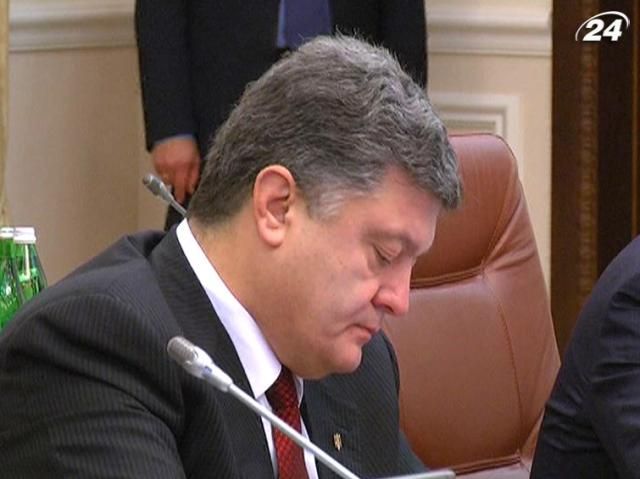 Петро Порошенко не планує залишати крісло міністра Петро Порошенко не планує залишати крісло міністра