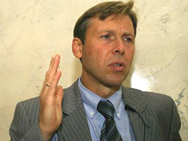 Опозиціонери вимагають, аби Янукович та Азаров відповіли за скандал з LNG-терміналом Опозиціонери вимагають, аби Янукович та Азаров відповіли за скандал з LNG-терміналом