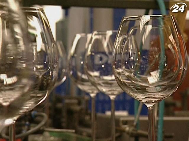 Как изготавливают бокал для вина (ВИДЕО) Как изготавливают бокал для вина (ВИДЕО)