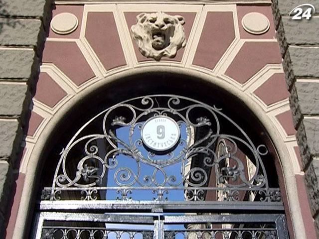 НБУ не знав про закладений курс гривні в бюджеті на 2013 рік НБУ не знав про закладений курс гривні в бюджеті на 2013 рік