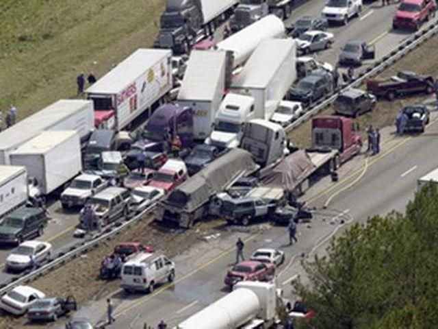 За прошедшие сутки в ДТП погибли 15 человек За прошедшие сутки в ДТП погибли 15 человек