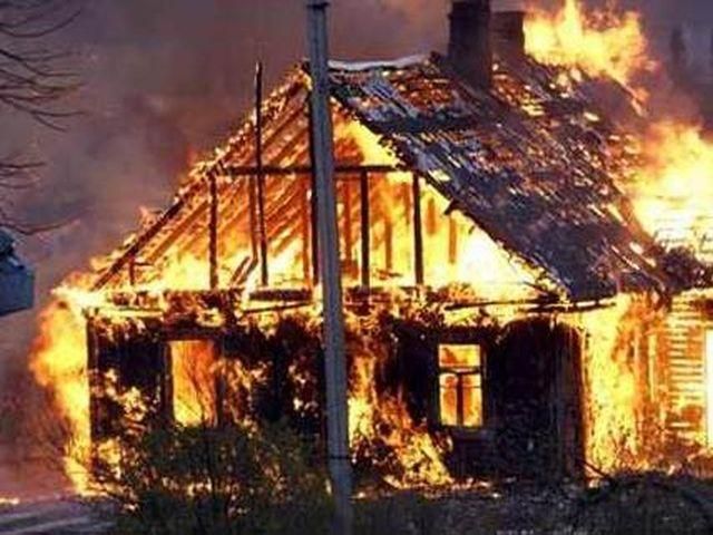 Страшна пожежа на Луганщині: 12 сімей залишилися без житла