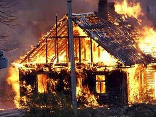 Страшна пожежа на Луганщині: 12 сімей залишилися без житла Страшна пожежа на Луганщині: 12 сімей залишилися без житла