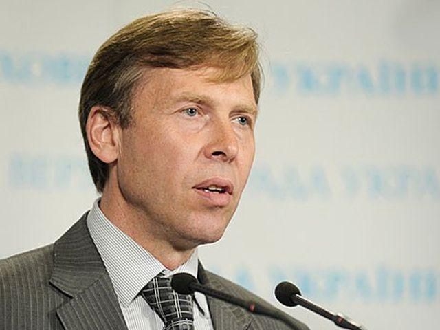 Оппозиционер: Украина из-за Януковича и Азарова переживает коллапс Оппозиционер: Украина из-за Януковича и Азарова переживает коллапс