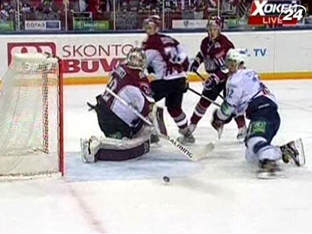 Московское "Динамо" вышло в лидеры регулярного чемпионата