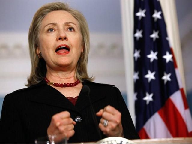 Клинтон посоветовала Грузии "не идти путем Украины" Клинтон посоветовала Грузии "не идти путем Украины"