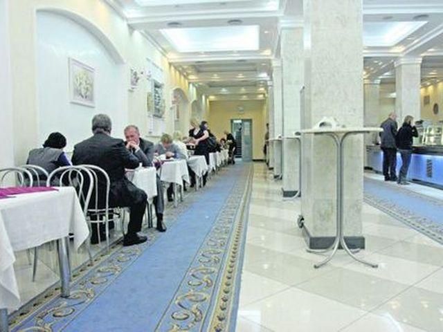 В парламенте говорят, что в борщ депутатам никто не плевал В парламенте говорят, что в борщ депутатам никто не плевал