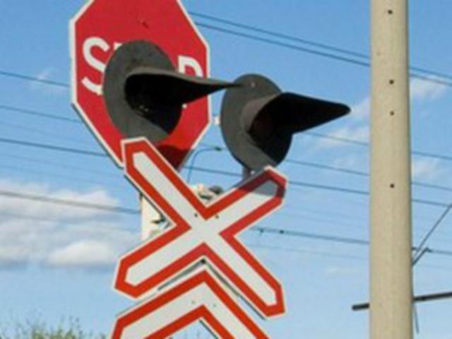 На Волині вантажівка врізалась в електричку (Відео) На Волині вантажівка врізалась в електричку (Відео)