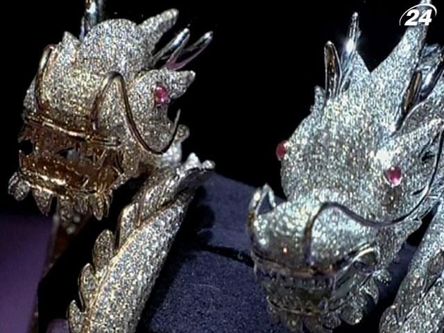 У Гонконгу триває Міжнародний ярмарок прикрас У Гонконгу триває Міжнародний ярмарок прикрас