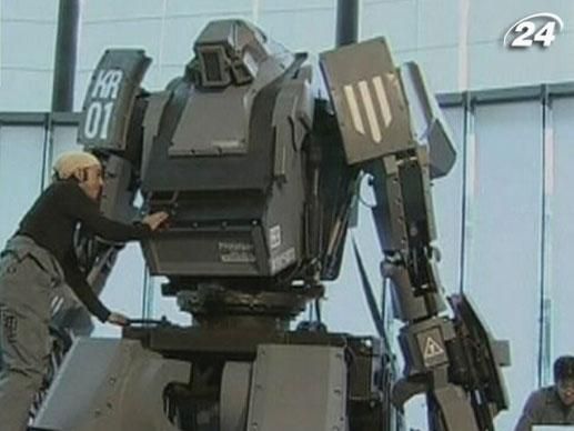 Японські інженери побудували 4-тонного трансформера Японські інженери побудували 4-тонного трансформера