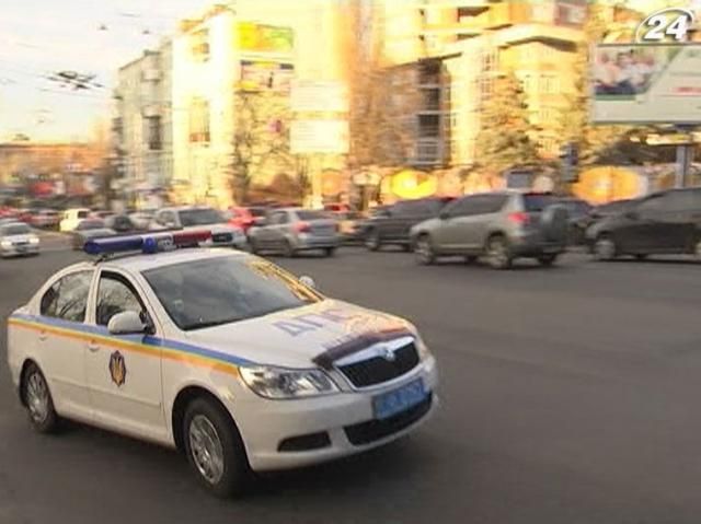 ГАИ учит водителей пропускать авто со спецсигналами