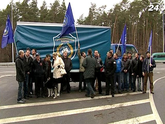 Підприємці проїхали автоколоною на підтримку своїх прав Підприємці проїхали автоколоною на підтримку своїх прав