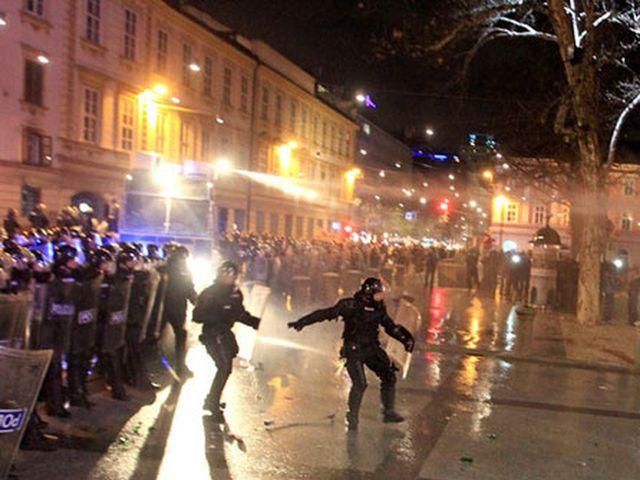 Протесты в Словении: травмированы 10 человек, 30 - задержаны