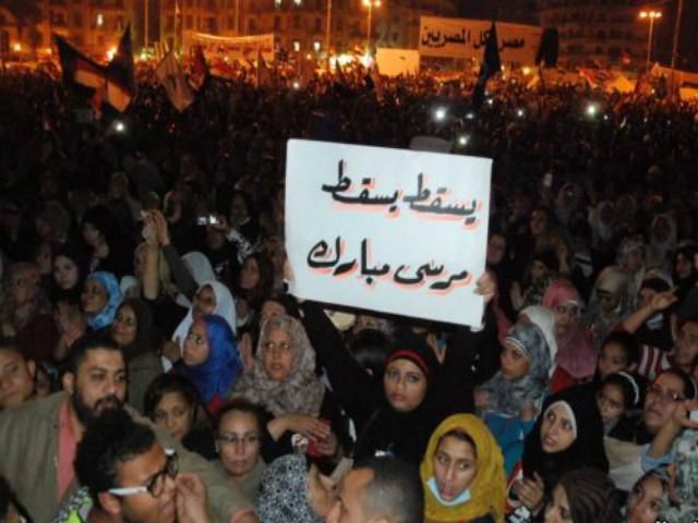 У Каїрі на протестувальників впало дерево. Є жертви У Каїрі на протестувальників впало дерево. Є жертви