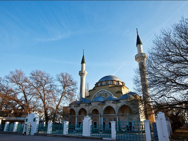 Мусульмане Крыма требуют наказать тех, кто поджег мечеть