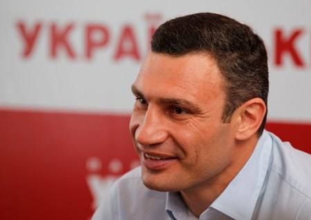 Эксперт: Кличко не на что надеяться без помощи серьезных консультантов Эксперт: Кличко не на что надеяться без помощи серьезных консультантов