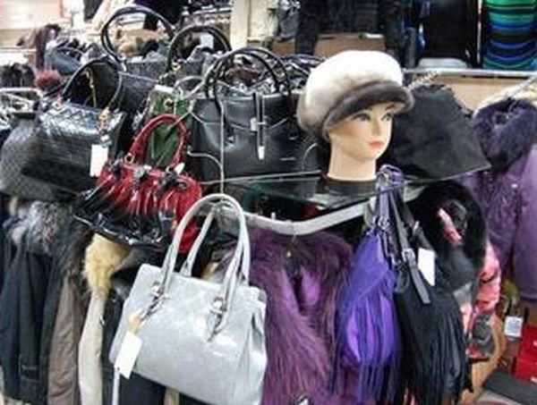 У Києві школярки обікрали кілька торгових центрів У Києві школярки обікрали кілька торгових центрів