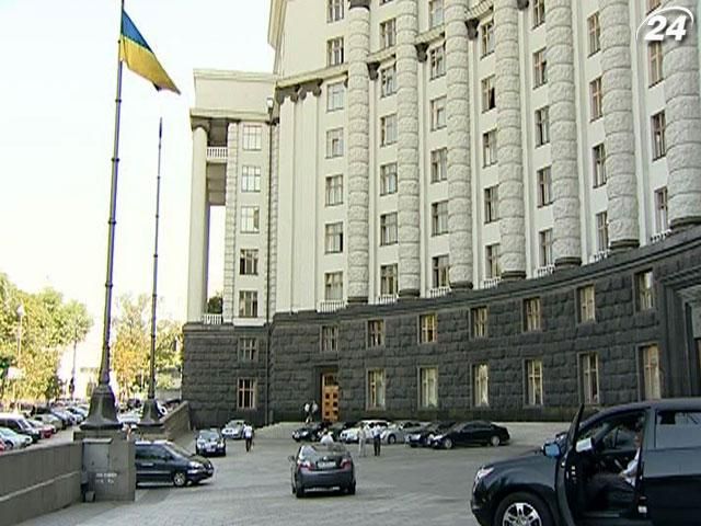 Експерт: Урядові макропрогнози на 2013 рік - нереалістичні Експерт: Урядові макропрогнози на 2013 рік - нереалістичні