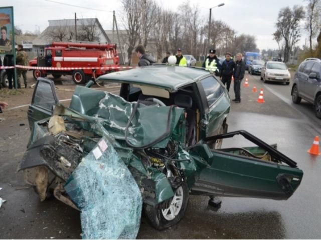 Страшное ДТП на Харьковщине: столкнулся автобус с 2 авто (Фото)