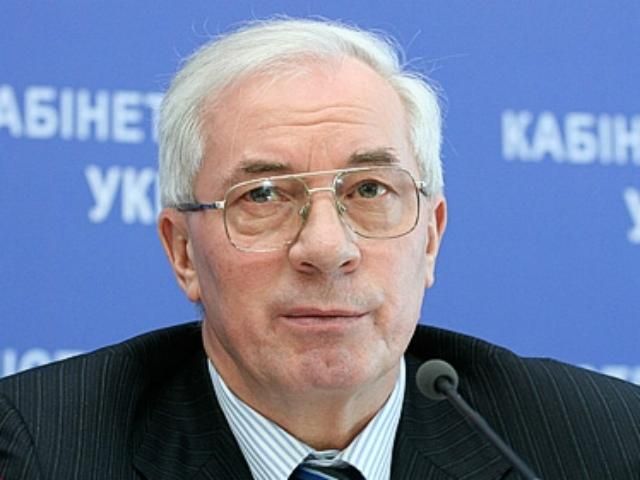 Клюев: Азаров имеет большие шансы остаться на посту премьера